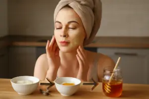 Maschera idratante fai da te con miele: l’ordine degli ingredienti che cambia tutto